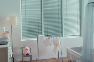 Teba_Jalousie_Bestseller_Kinderzimmer_silber_4068
Quelle: Hunter Douglas Europe B.V.